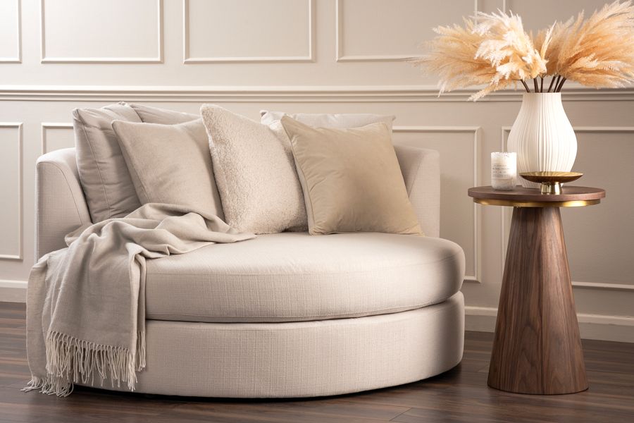 Cala Loveseat